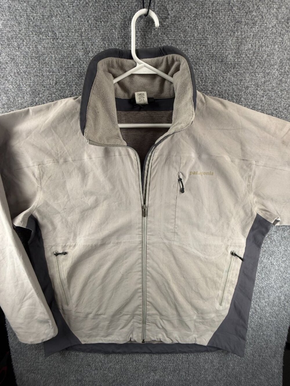 Patagonia CSS Men Jacket Gray Full Zip Large Chest Pocket Windbreaker Adult - Picture 1 of 16
